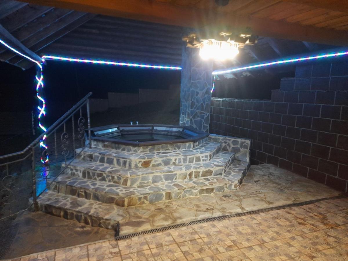 Mountain Dew Hotel Belasovitsa Bagian luar foto