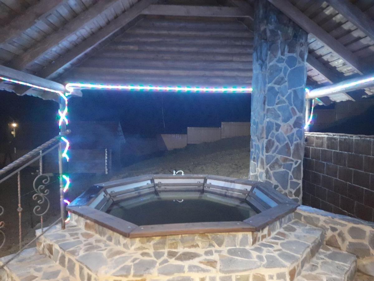 Mountain Dew Hotel Belasovitsa Bagian luar foto